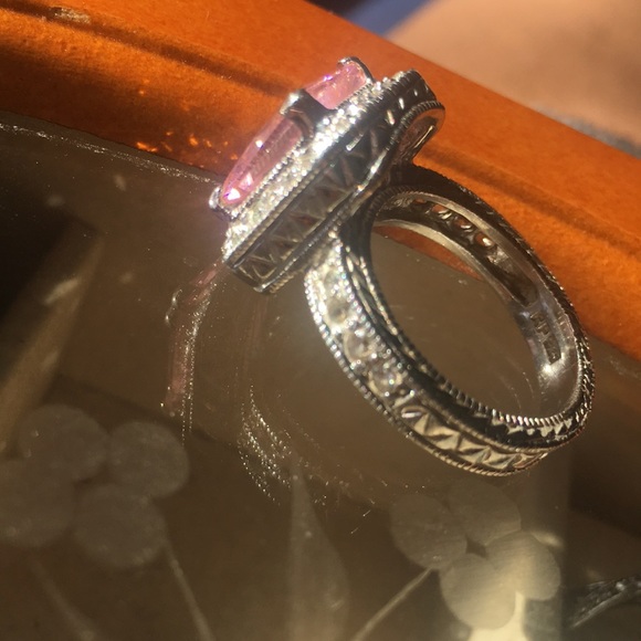 Beautiful Pink Sapphire Stone Sterling Silver Ring - Picture 5 of 9